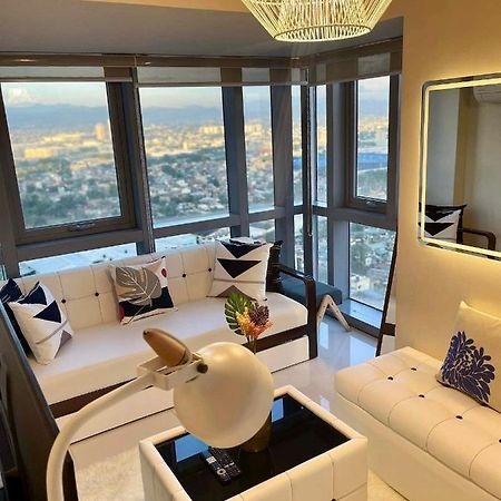 Classy 2Br Suite At Eastwood City With Pool And City Skyline View Manilla Buitenkant foto