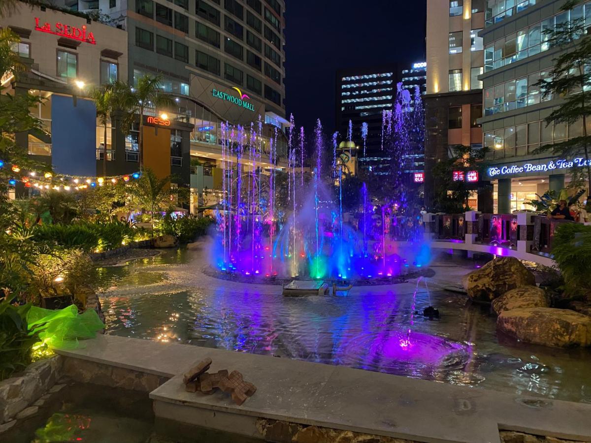 Classy 2Br Suite At Eastwood City With Pool And City Skyline View Manilla Buitenkant foto