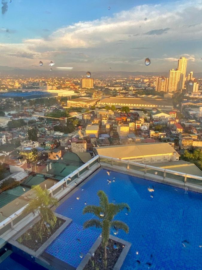 Classy 2Br Suite At Eastwood City With Pool And City Skyline View Manilla Buitenkant foto