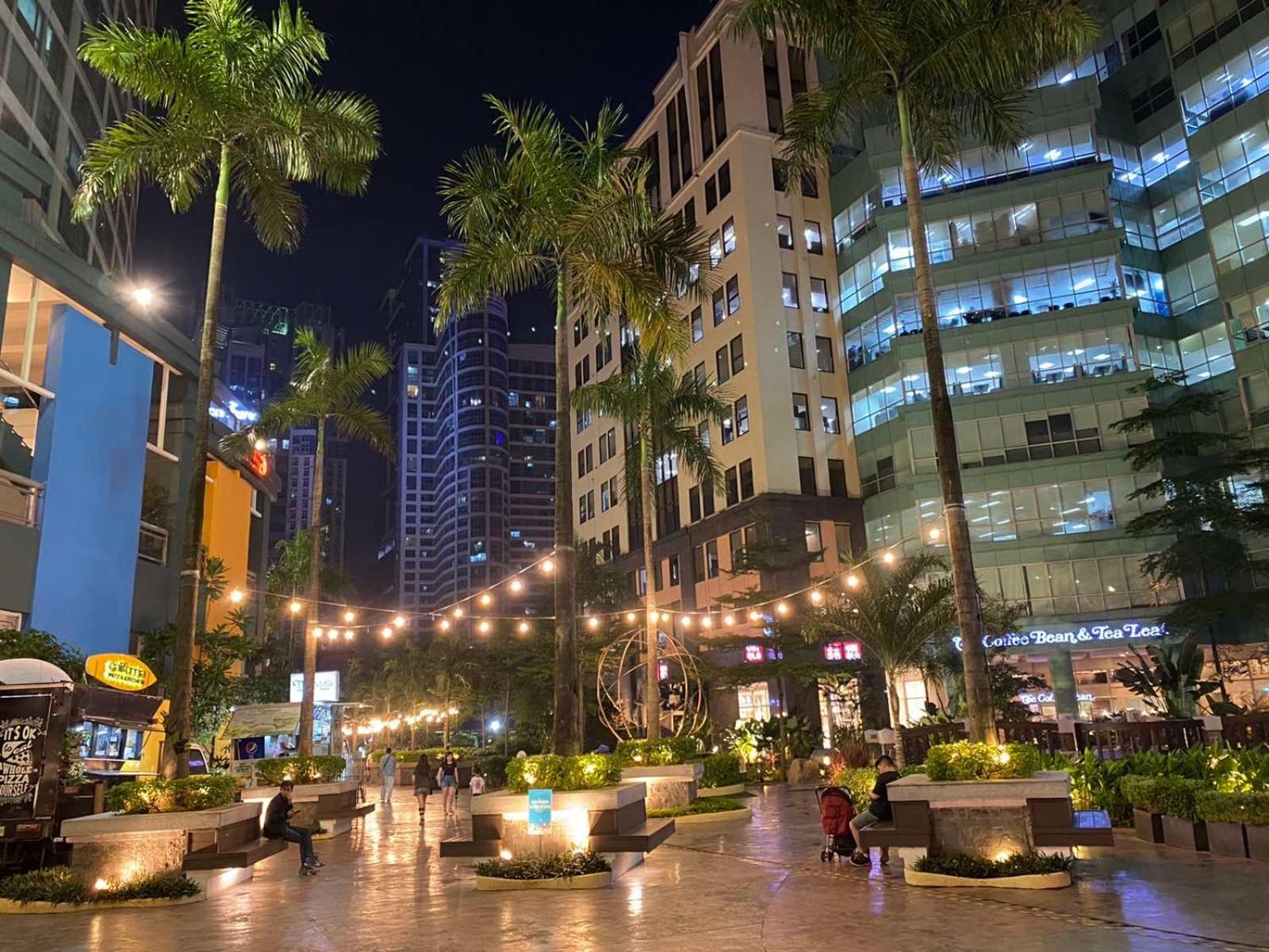 Classy 2Br Suite At Eastwood City With Pool And City Skyline View Manilla Buitenkant foto
