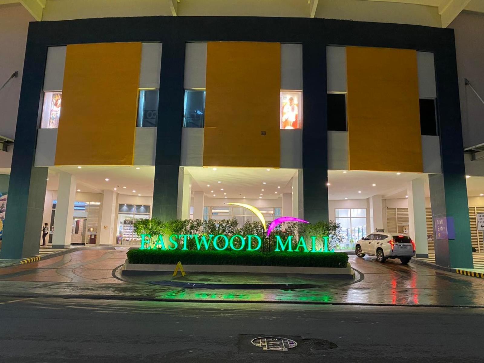 Classy 2Br Suite At Eastwood City With Pool And City Skyline View Manilla Buitenkant foto