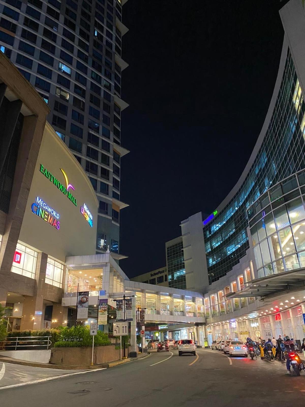 Classy 2Br Suite At Eastwood City With Pool And City Skyline View Manilla Buitenkant foto